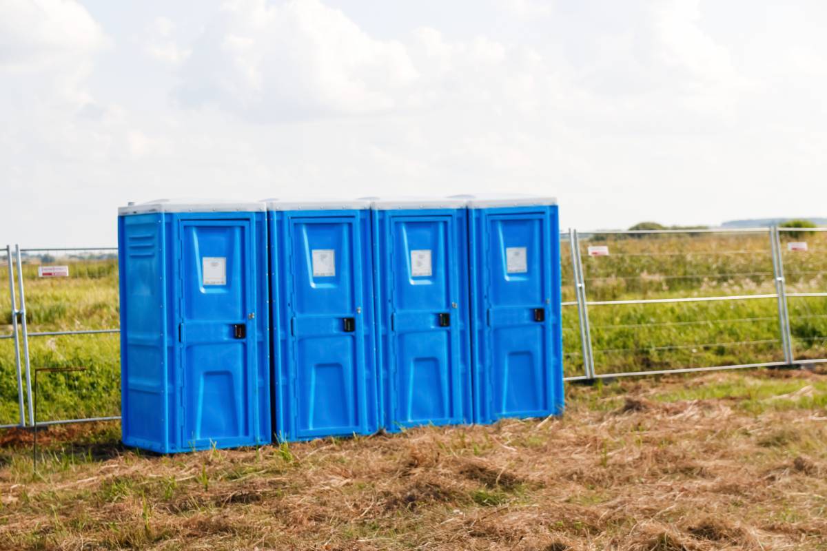 How many types of portaloo? How much does it cost to rent a portaloo?